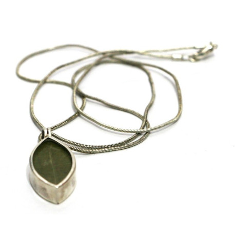 Real Coca leaf pendant necklace from Peru 950 silver