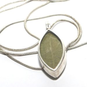 Real Coca leaf pendant necklace from Peru 950 silver OTHER PERUVIAN HANDICRAFTS
